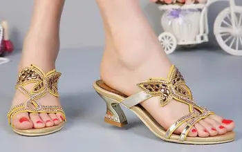 2018 karšto parduoti prekės aukso drugelis kalnų krištolas moterų sandalai, patogus aukštakulnius batelius bling bling vasaros paplūdimio bateliai siurbliai