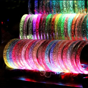 50pcs/daug spalvinga keitimas LED apyrankė Šviesos iki Apyrankės mirksi Akrilo žėrintis bangle vaiko gimtadienio žaislai šalies apdaila