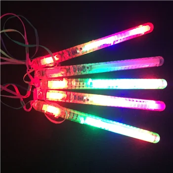 50pcs Spalvos stick Šviesos Lazdelės Led Koncertas Glow Stick Spalvingas Plastiko Flash Šviesos Nudžiuginti Elektroninių Magic Wand naujųjų metų Žaislai
