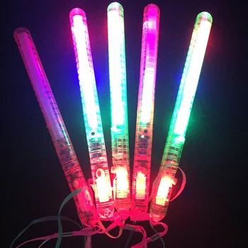 50pcs Spalvos stick Šviesos Lazdelės Led Koncertas Glow Stick Spalvingas Plastiko Flash Šviesos Nudžiuginti Elektroninių Magic Wand naujųjų metų Žaislai