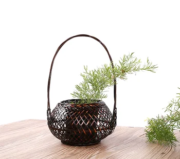 Bambuko krepšelį gėlių rengiasi apdailos Kūrybos cilindrų darbalaukio patalpų įrengimui skirti dirbiniai