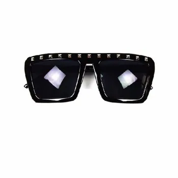 Etapas akinius, naktiniame klube bar dainininkas DS scenos apšvietimas akiniai rodo, Atvėsti Reikmenys, kniedės punk Akiniai nuo saulės šokėja juoda cool