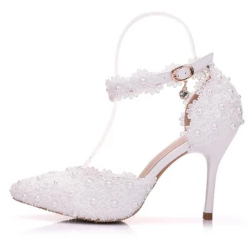 KNCOKAR 2018 Naujas Mados balta nėrinių gėlių vestuvių batai žodį apyrankę su nuotaka batai ir smailianosiai batai dydis 34-41
