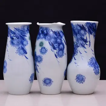 Lentelėje trys kūrybinės keramikos vaza papuošalų rinkinys su gėlių įdėjimas prietaisas paprastas kambarį vestuvių dekoravimas