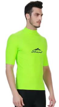 Nauji Karšto camiseta naršyti Vyrų Saulės Apsaugos Trumpas Rankovės šlapias kostiumas plaukimo, nardymo ir banglenčių bėrimas apsaugas mans plaukti kostiumas marškinėliai