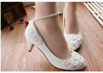 Nėrinių gėlių vestuvių batai moteriški mados rankų darbo naujas dizainas 2018 balta spalva bridesmaid bateliai lady duobute dirželis šalies bateliai