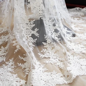 Prabanga siuvinėjimo nėrinių audinio vestuvinė suknelė 