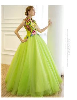 Realių žolė žalia blizgučiais gėlių siuvinėjimas duobute kamuolys suknelė viduramžių suknelė teismas renesanso Suknelė Viktorijos Gražuolė suknelė
