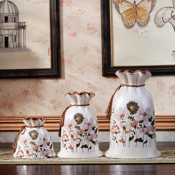 Sielovados kaime, gėlių vaza maišą, keramikos bakas Europos stiliaus senovės dekoratyvinių menų ir amatų papuošalai