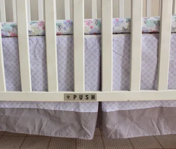 Skatinimas! 4pcs Siuvinėjimo Baby Girl Patalynės Komplektas Antklodė Darželio Lovelė Lovelę Patalynė ,apimti (bamperiai+antklode+lova padengti+lova sijonas)