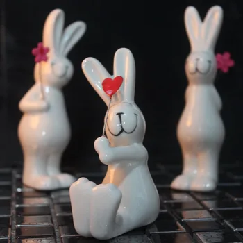 Trys keramikos white rabbit namų dekoro amatų kambario dekoravimo, rankdarbių ornamentu porceliano gyvūnų figūrėlės vestuvių papuošalai