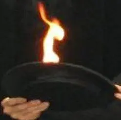 Uždegimo įtaisas Gaisro Hat - Magija aksesuaras, etape magija iliuzijų, komedija, naujovių šalis/anekdotai, close up,ugnies magija