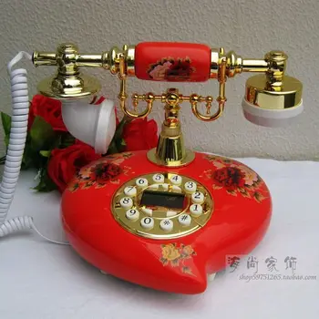 Vestuvių raudona širdies formos, dideli, keramikos antikvariniai retro namų fiksuotojo ryšio telefono ekranas Apdailos namų klasikinio telefono
